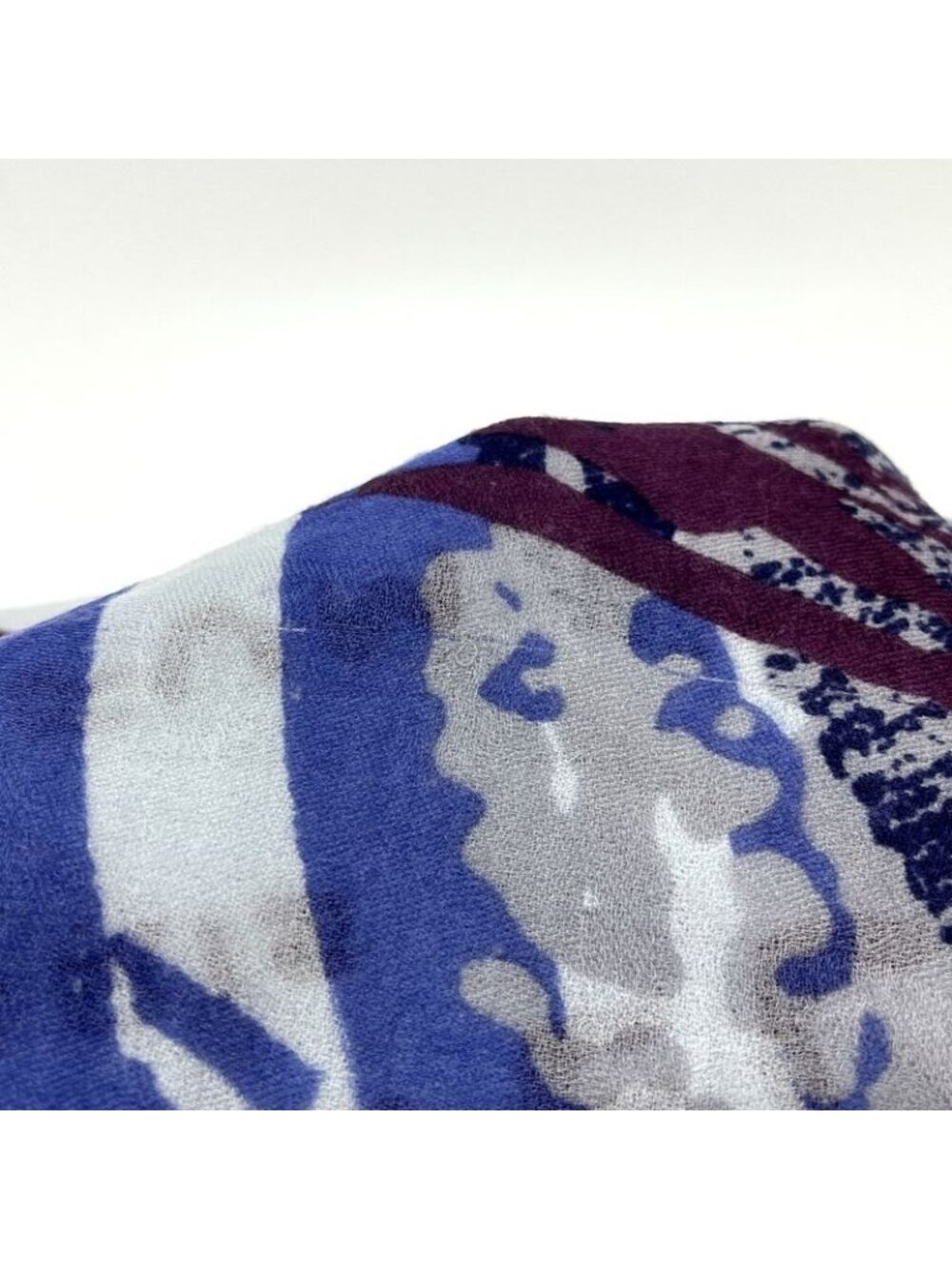 Chanel Shawl No5 Perfume Cashmere Blue - Picture 4 of 9